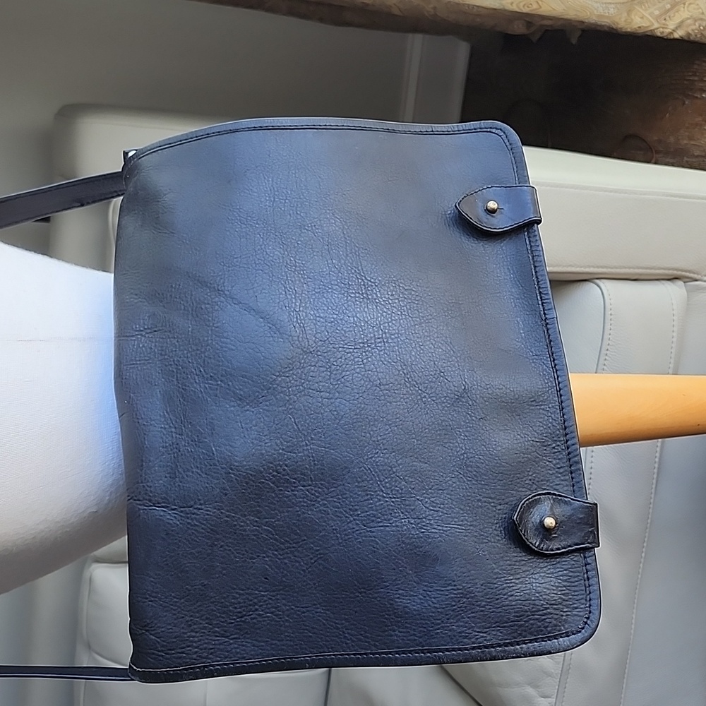 Vintage Unbranded Good Condition Black Leather Shoulder Messenger Bag, $49